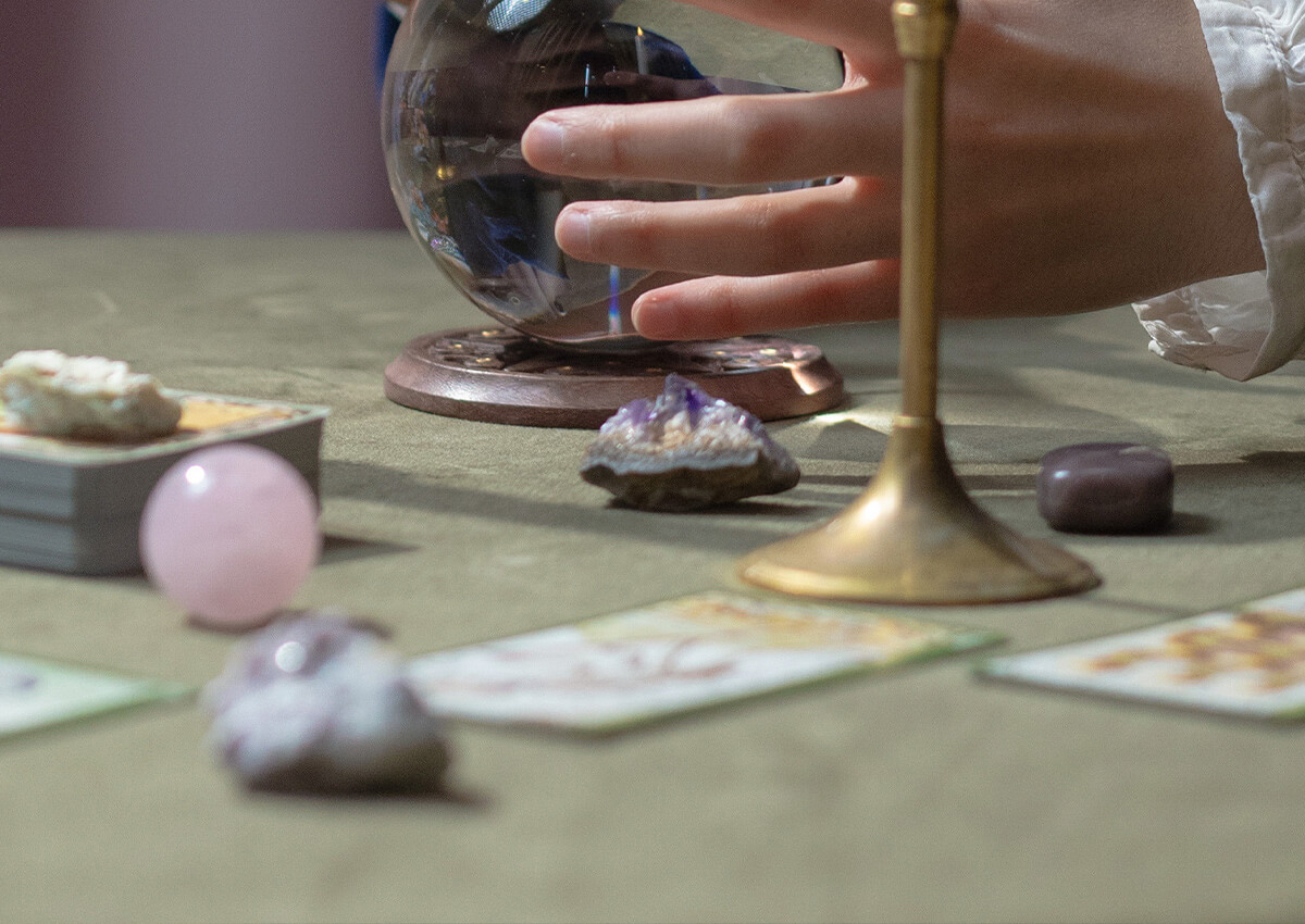 Wands tarot kort på bord